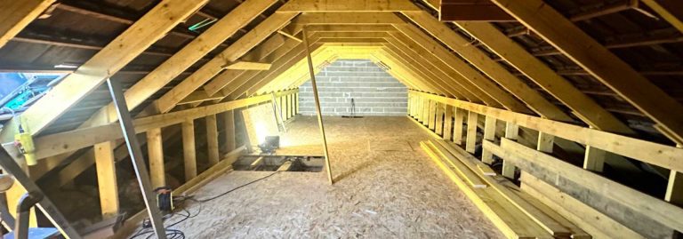 Optimisation et isolation sur-mesure des combles pour transformer un espace inutilisé en pièce fonctionnelle et confortable